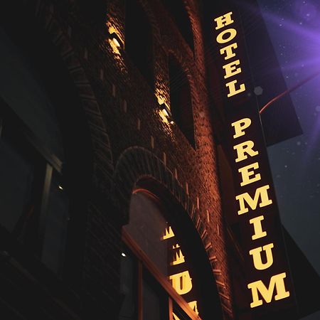 Hotel Premium Pristina Esterno foto