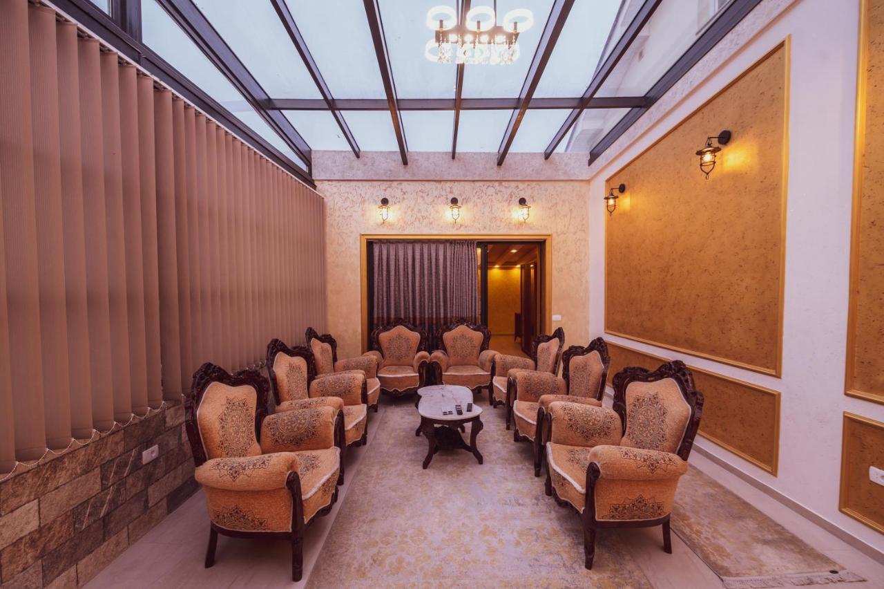 Hotel Premium Pristina Esterno foto