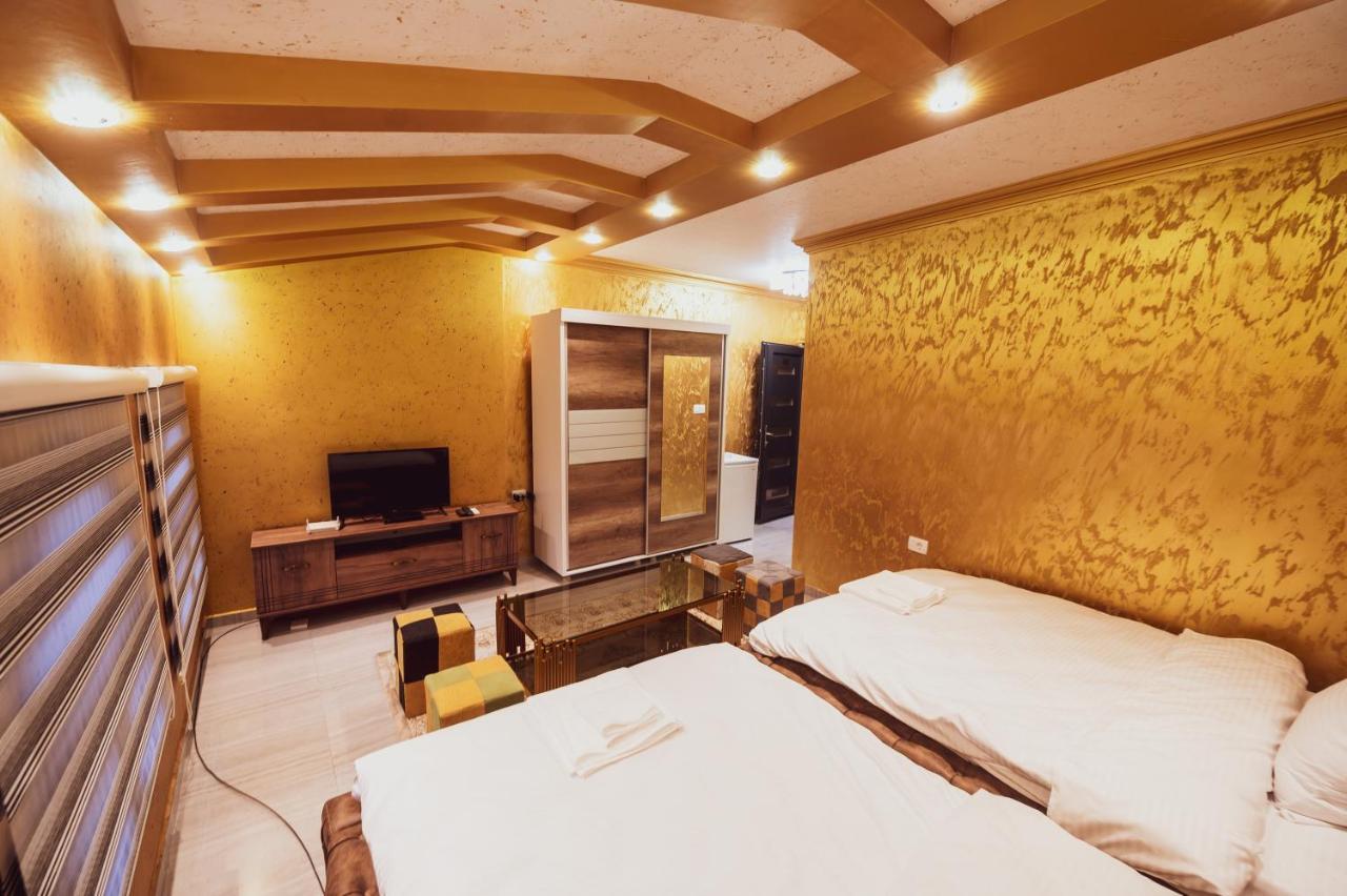 Hotel Premium Pristina Esterno foto