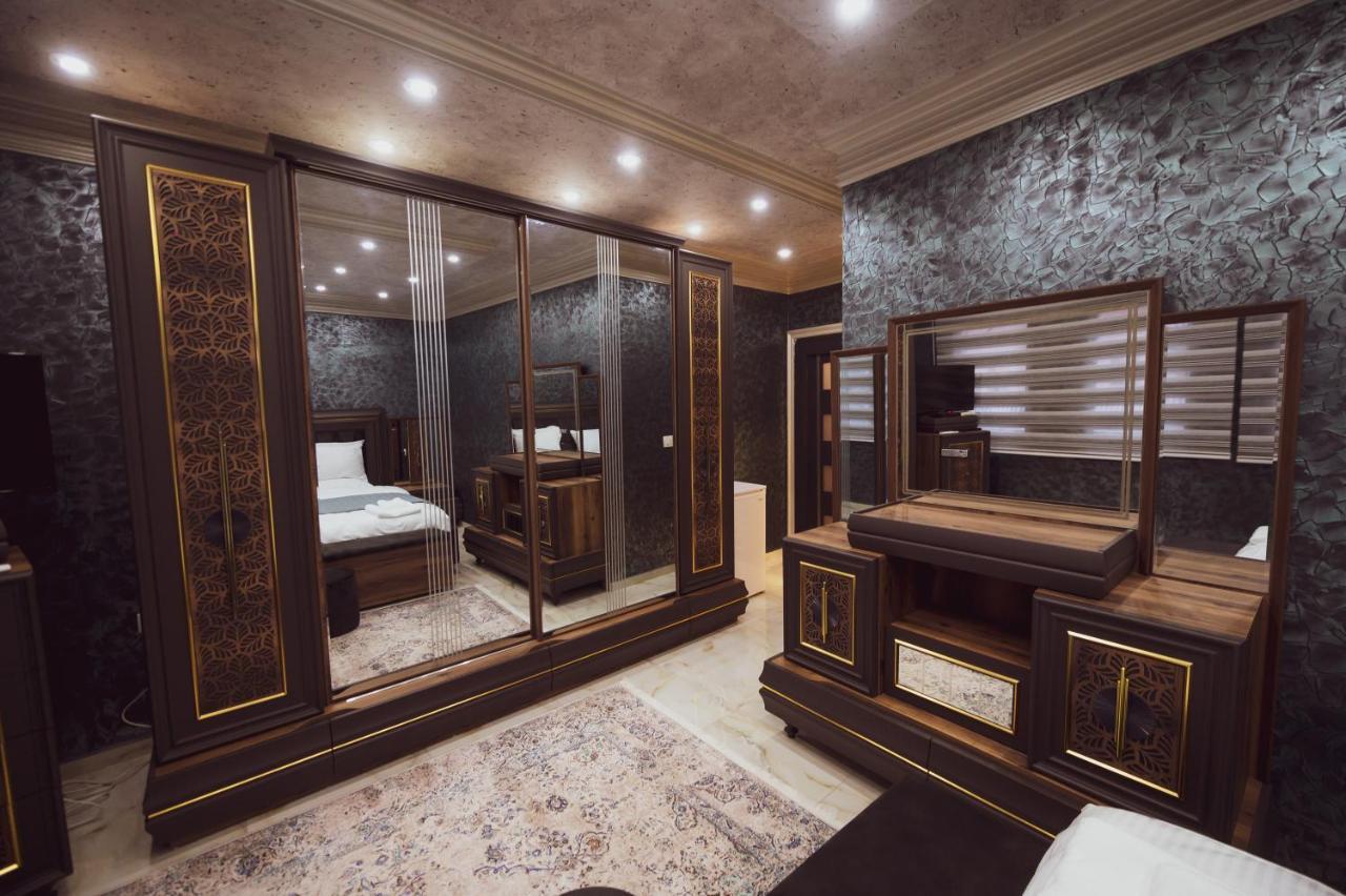 Hotel Premium Pristina Esterno foto