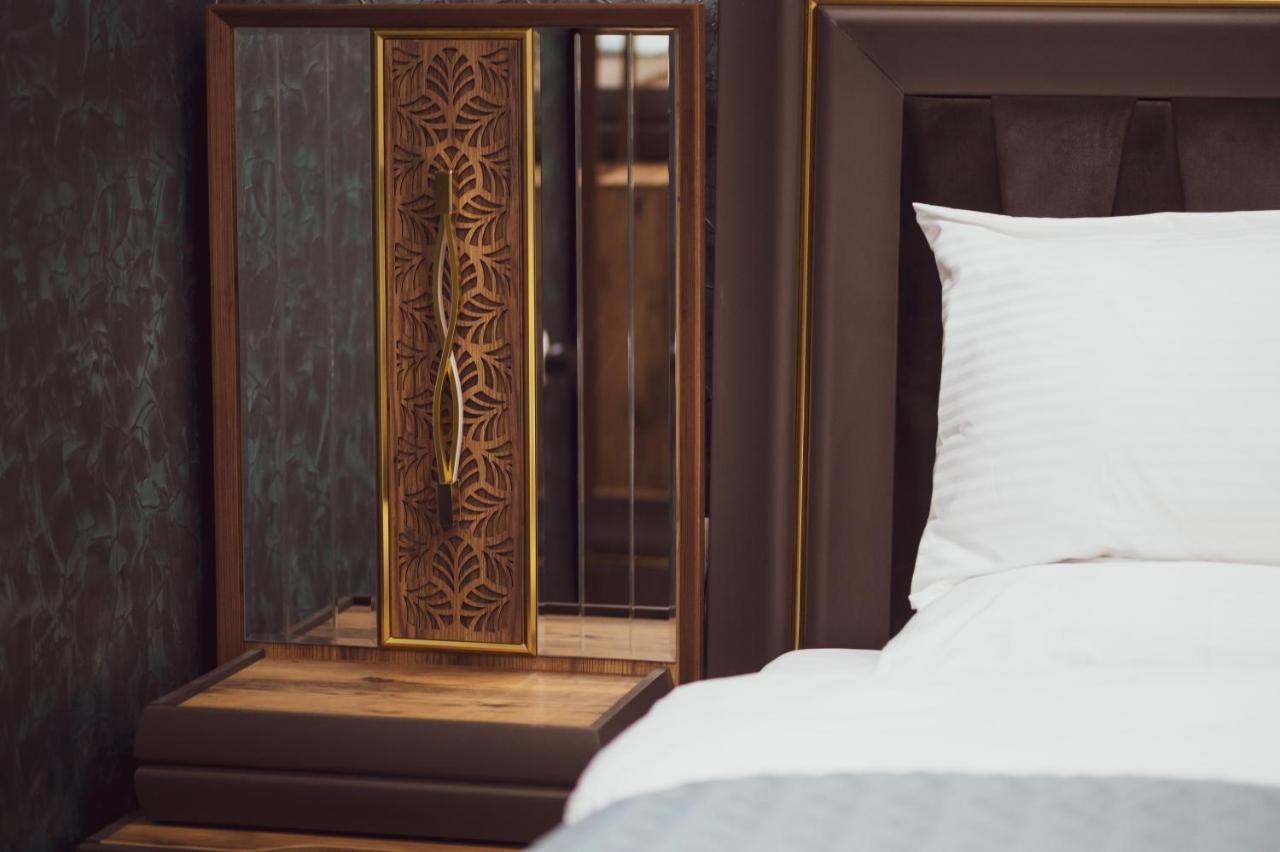 Hotel Premium Pristina Esterno foto