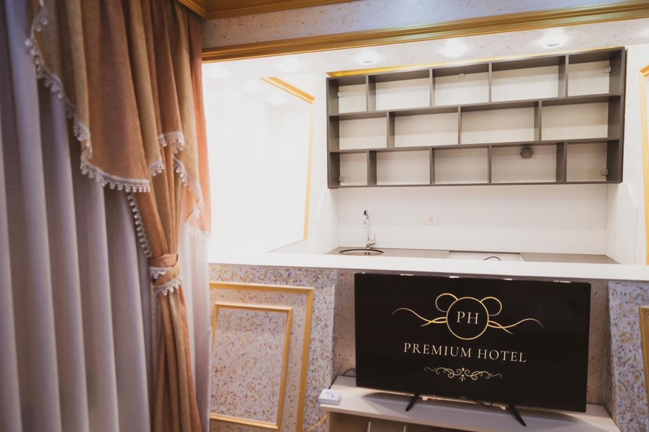 Hotel Premium Pristina Esterno foto