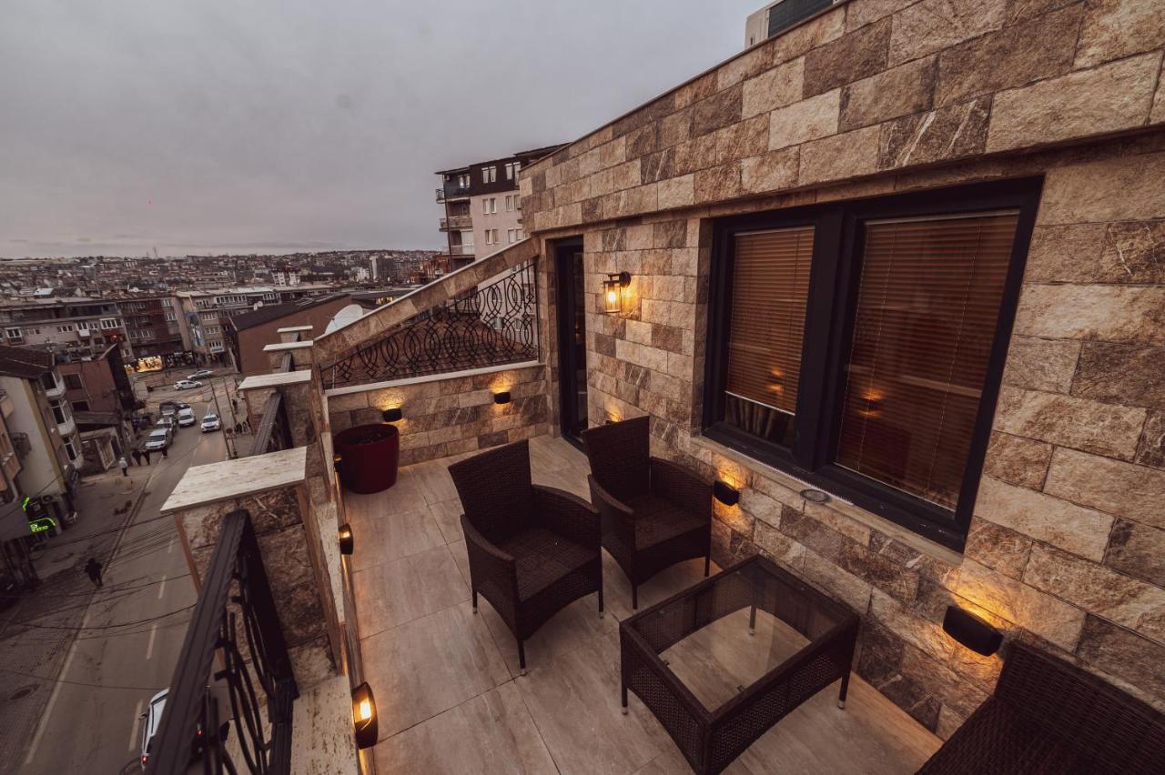 Hotel Premium Pristina Esterno foto