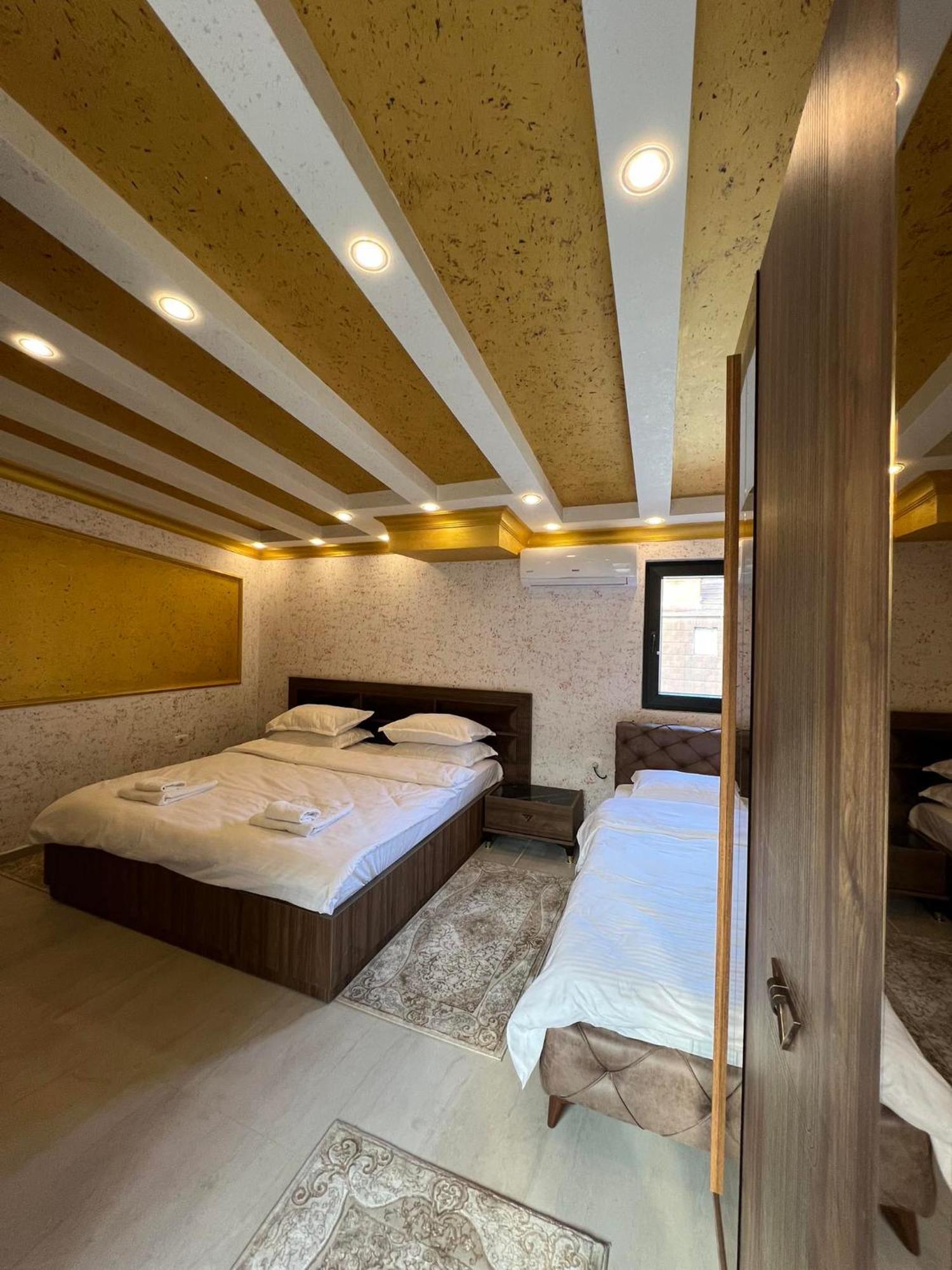 Hotel Premium Pristina Esterno foto