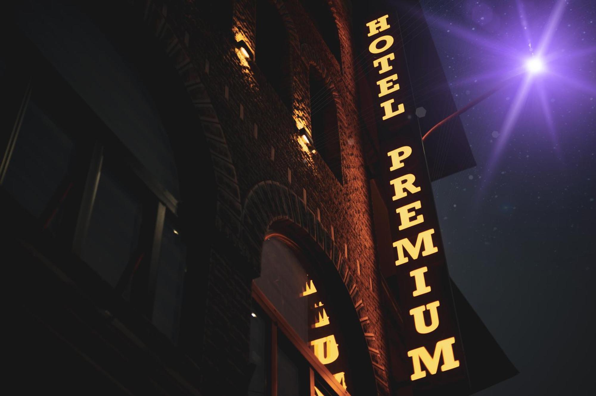 Hotel Premium Pristina Esterno foto