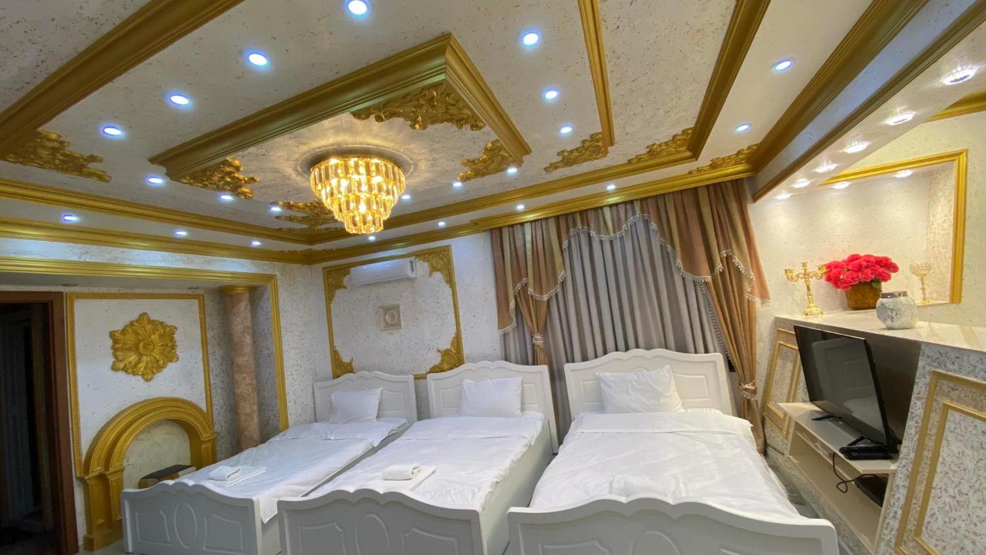 Hotel Premium Pristina Esterno foto
