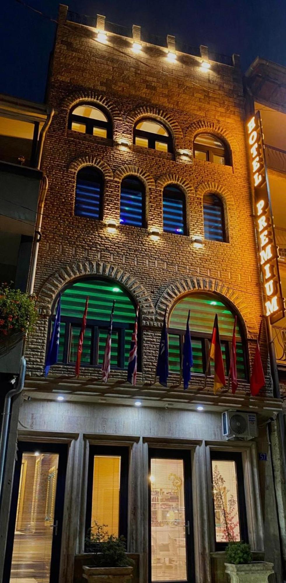 Hotel Premium Pristina Esterno foto