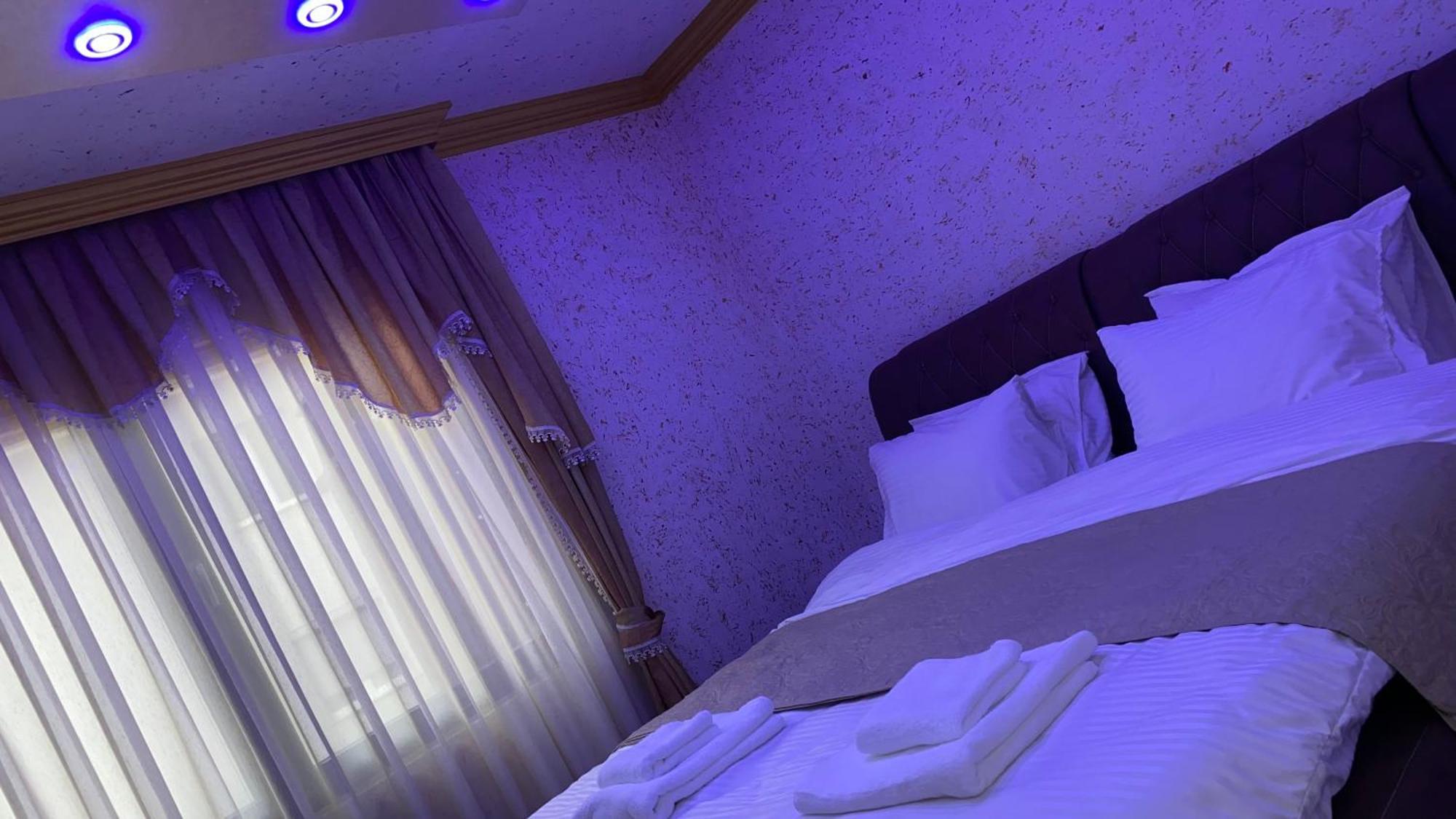 Hotel Premium Pristina Esterno foto