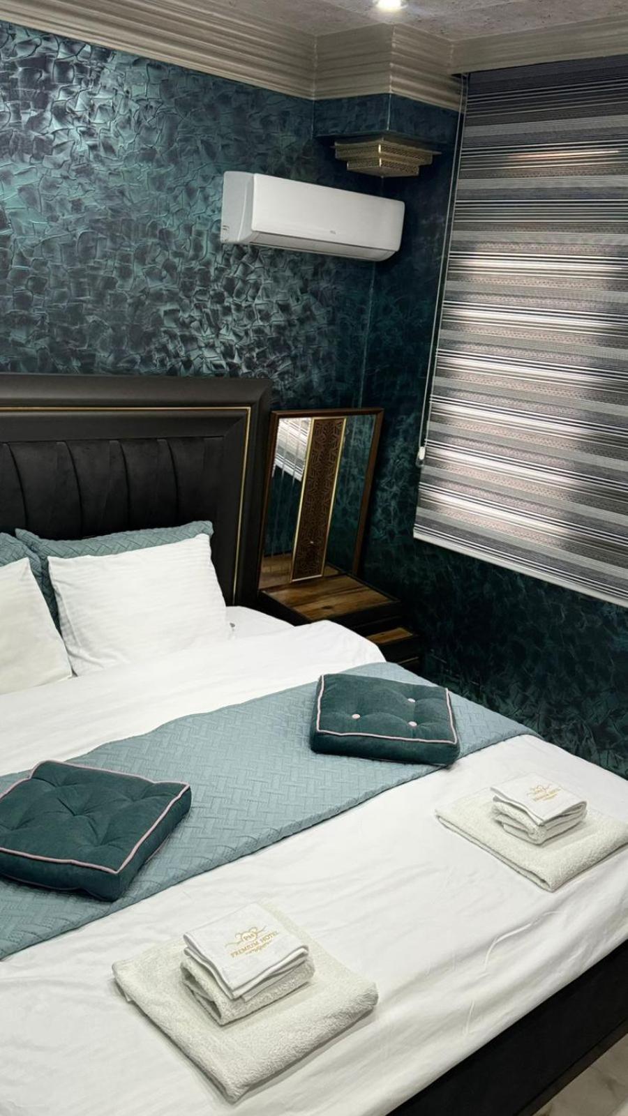 Hotel Premium Pristina Esterno foto