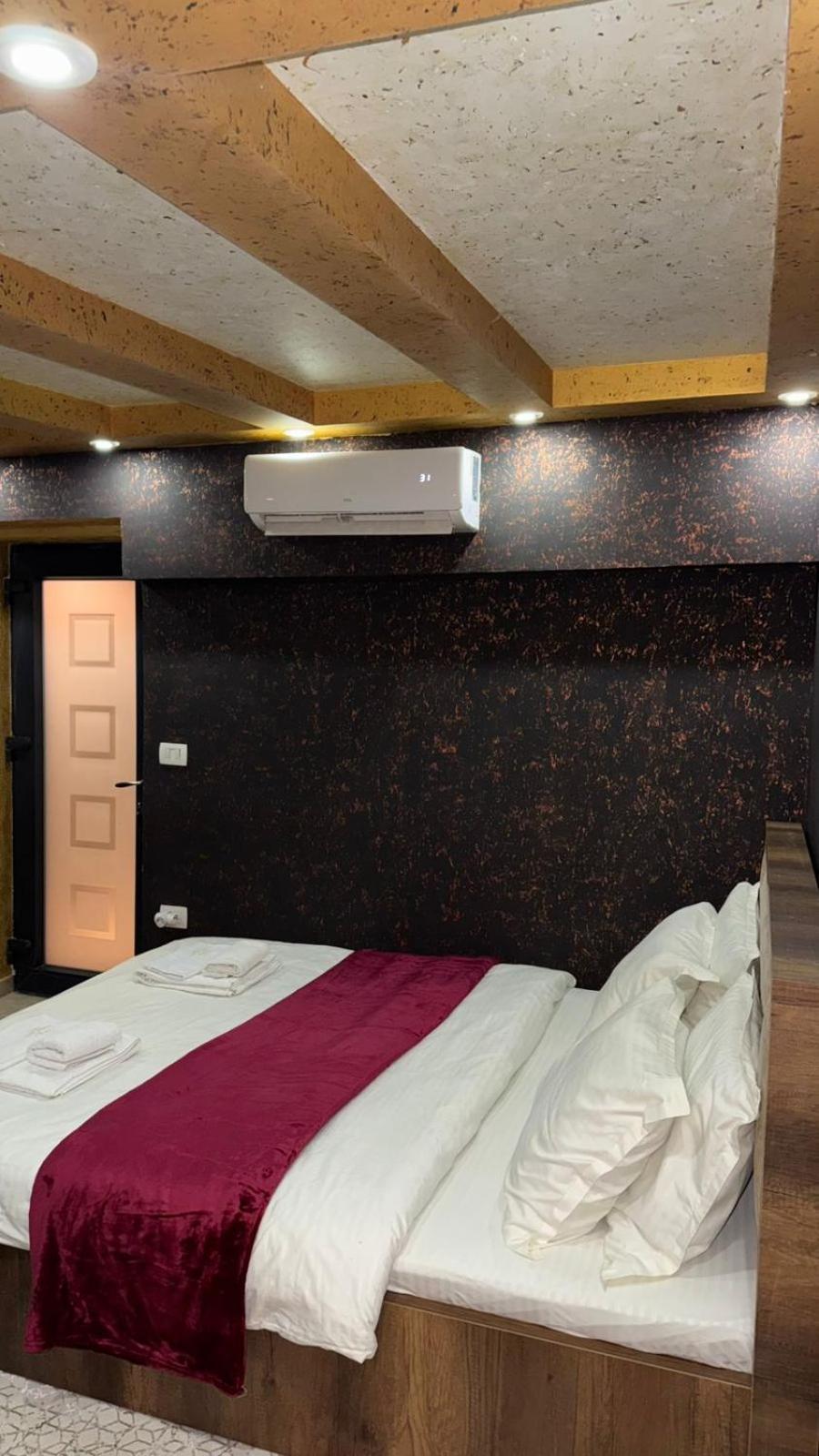 Hotel Premium Pristina Esterno foto