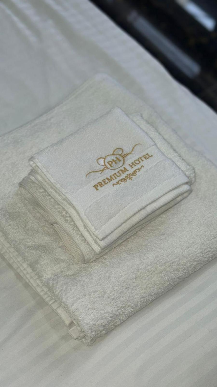 Hotel Premium Pristina Esterno foto