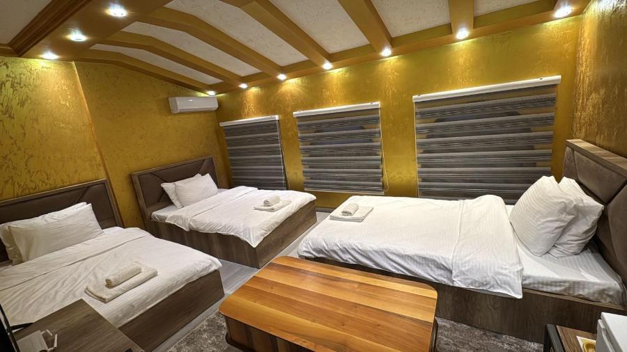 Hotel Premium Pristina Esterno foto