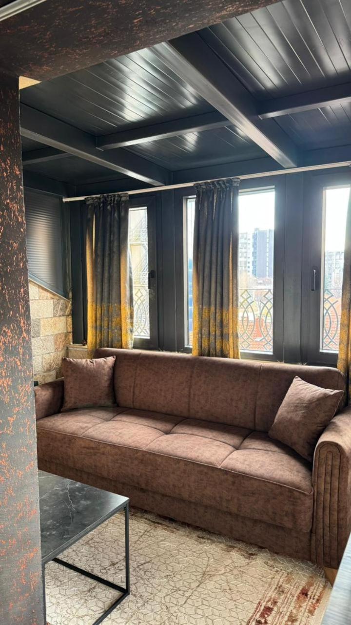 Hotel Premium Pristina Esterno foto